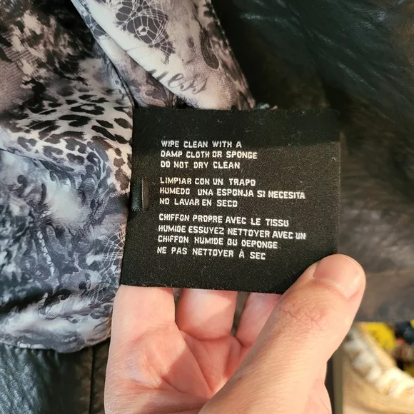 Woman's Guess Jaket, leather, gold zipper, punk, grunge - Picture 4 of 9